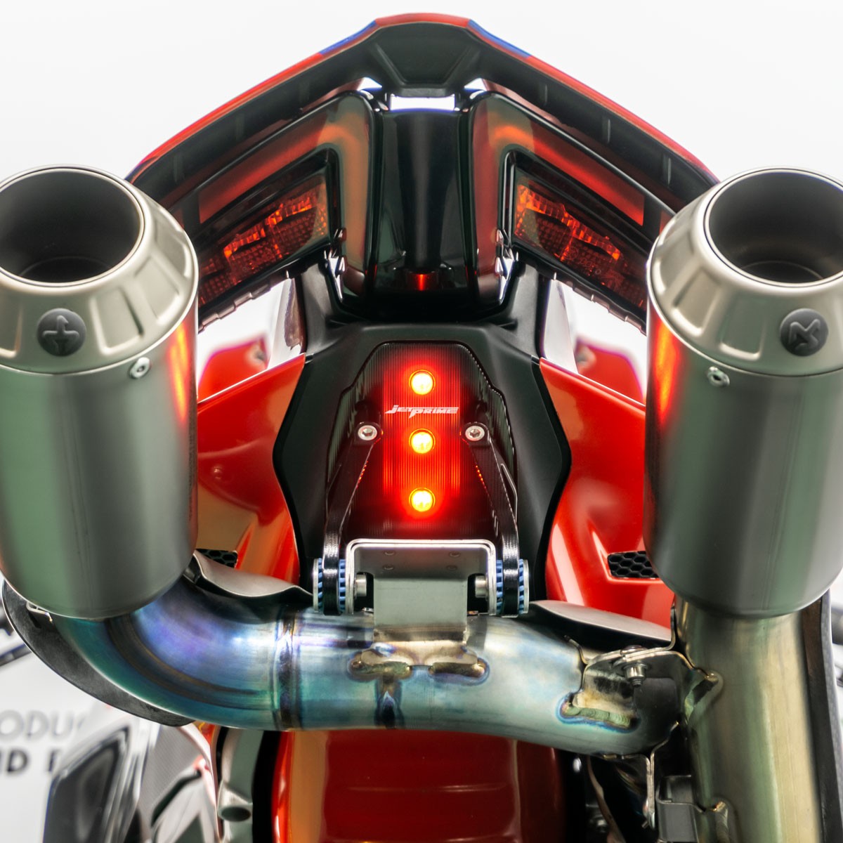 Stop spate racing + Akrapovič exhaust brackets kit Ducati Panigale V4 — Jetprime - imagine 3
